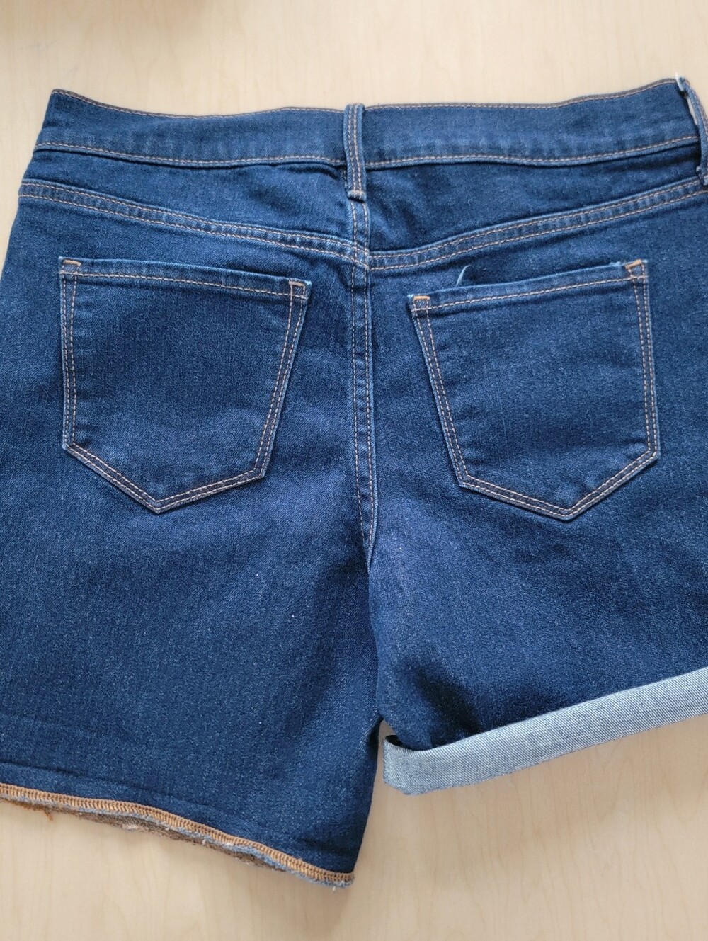 Old Navy Indigo Roll-Cuff Denim Shorts Size 4 - Picture 3 of 3